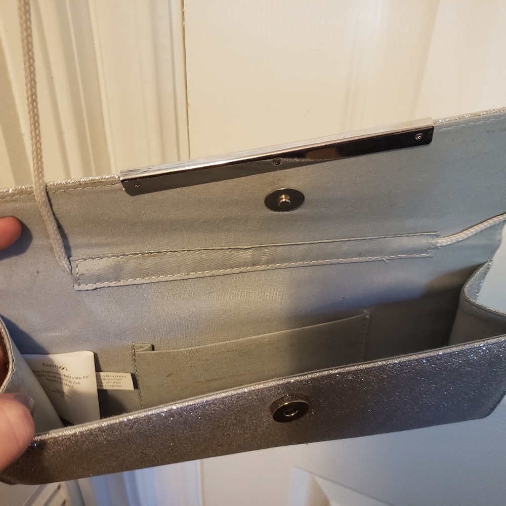 Handbag - Picture 3 of 4